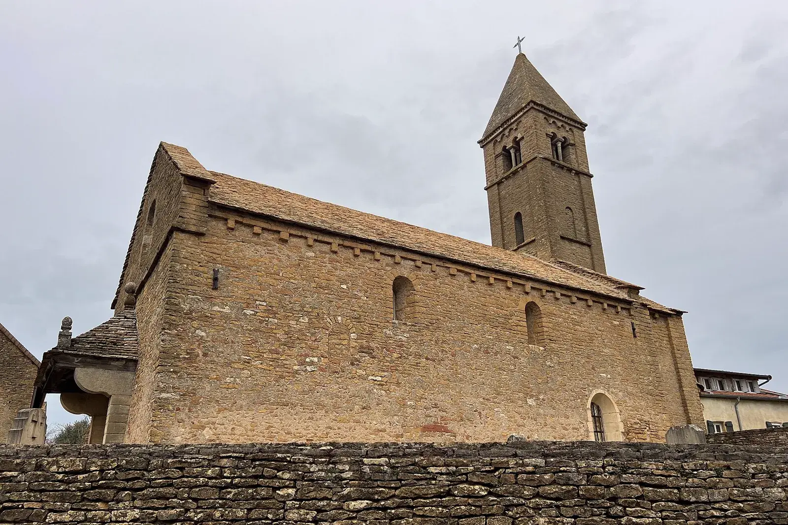 Iglesia románica de Taizé, en la Borgoña francesa