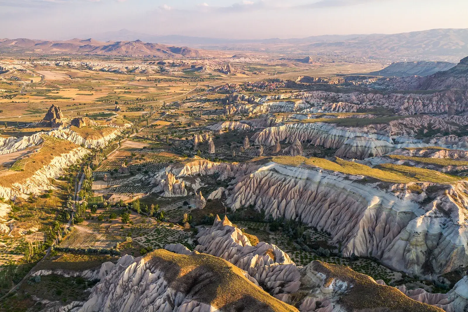 Valles y chimeneas de hadas del paisaje de Capadocia